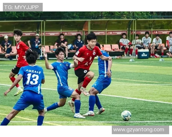 拉普拉塔大学与拉普拉塔体操的激烈对决揭示了足球的魅力与竞争的精神